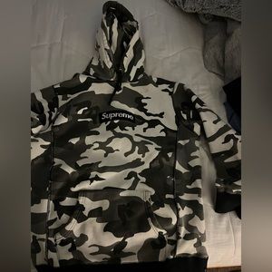 Supreme authentic limited edition sold out retail 1000